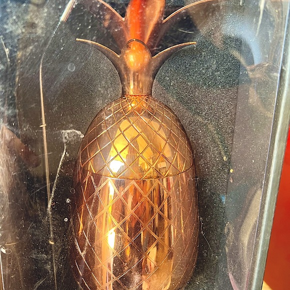 Pineapple Cup w/Straw - Picture 3 of 8